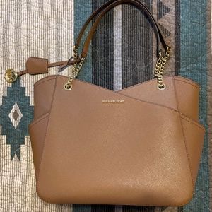 Michael Kors Jet Set Travel Shoulder Tote